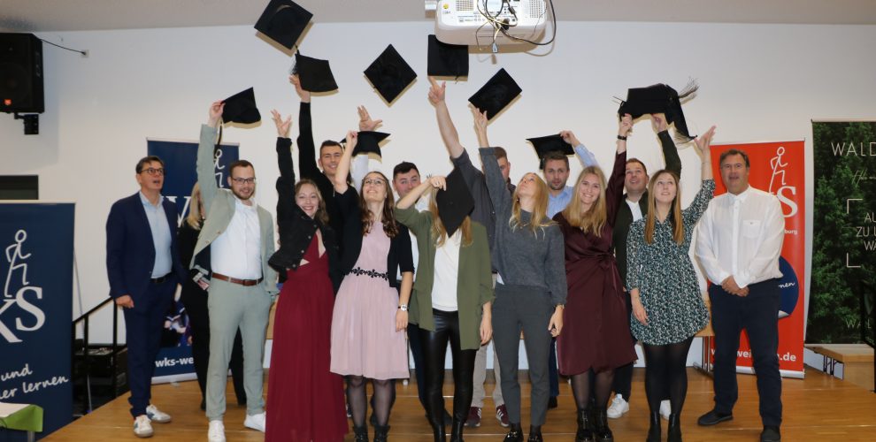 Das berufliche Bildungszentrum in Weilburg verabschiedete seine „Bachelor of Arts“ und „Bachelor of Science“