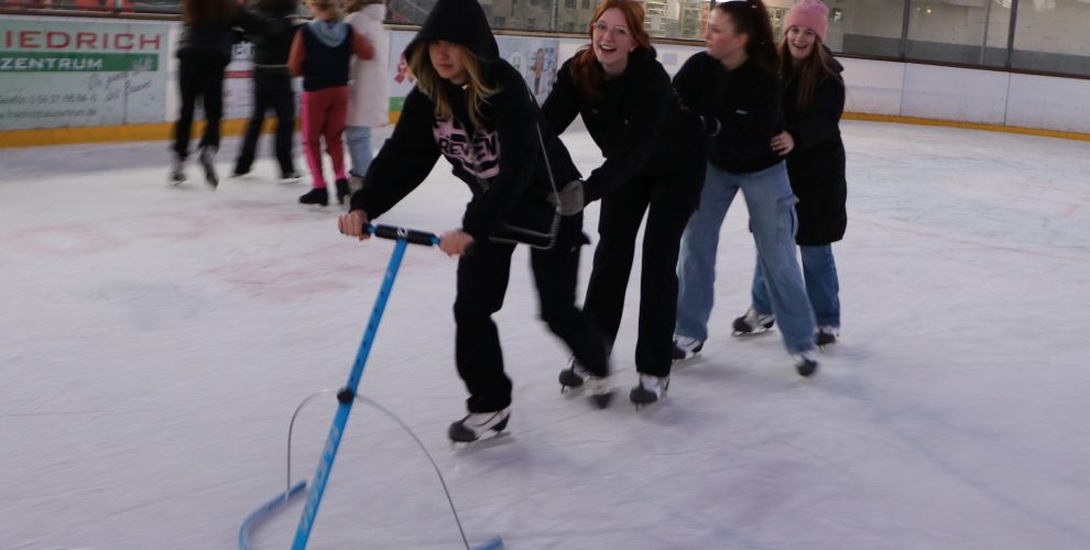 Schüler der WKS begaben sich aufs Eis